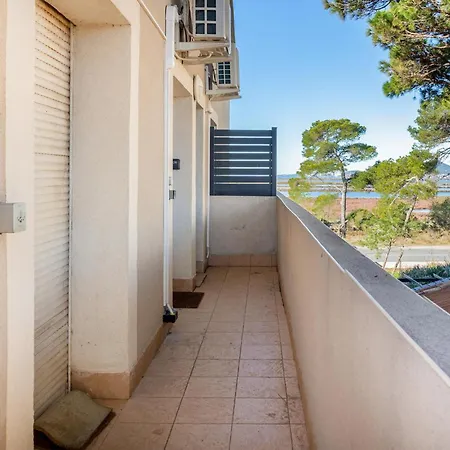 1 Bedroom Gorgeous In Apartment